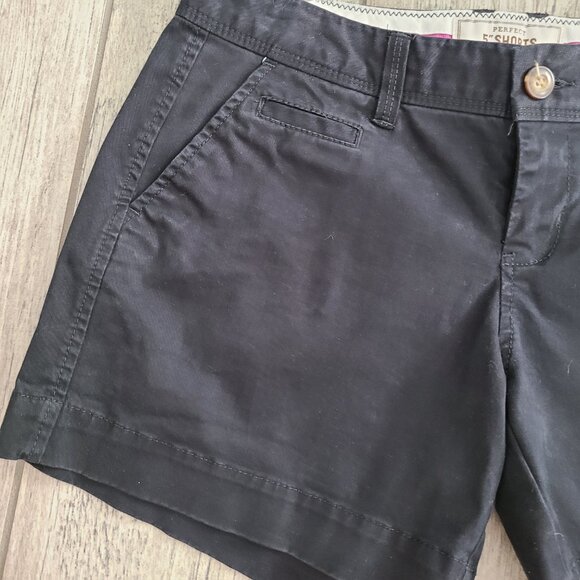 Old Navy women's favorite khakis perfect 5" shorts low-rise black size 2 - Picture 3 of 10